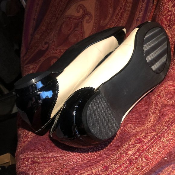 NEW IN BOX: SHOEBOX NEW YORK FLATS - Picture 5 of 10